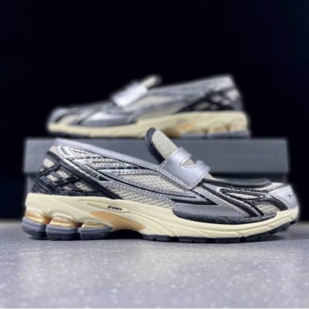RARE: New Balance 1906L Silver Metallic Cream